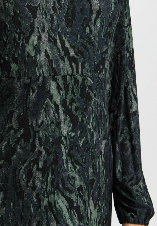 FRSAVOY - Jersey dress - laurel wreath aop maa2