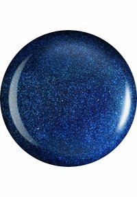 Nagellack i en rund behållare, med en djupblå färg som har fina glittrar, reflekterande glans och en slät textur.