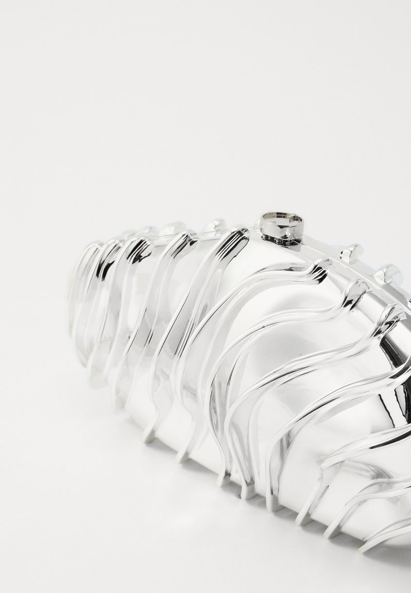 Cult Gaia EZARA CLUTCH - Clutch - shiny silver coloured