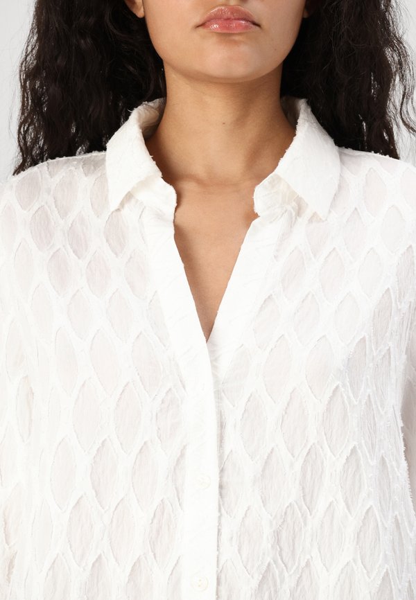 ONLNOA V NECK SHIRT - Button-down blouse - cloud dancer3