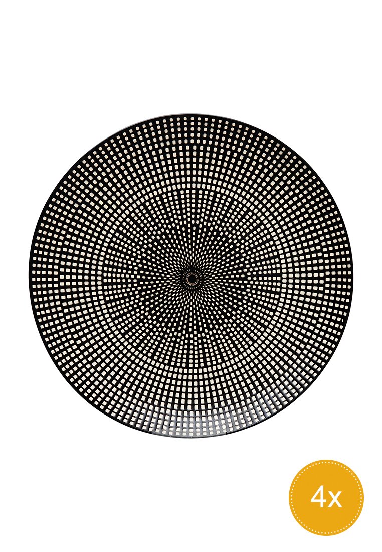 Plato redondo negro con una superficie texturizada que presenta un patrón circular de pequeños cuadrados blancos, creando un diseño visualmente impactante.