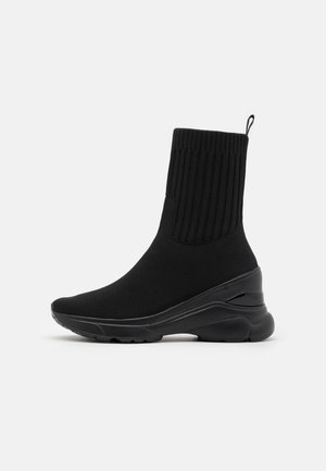 Botines de cuña - black