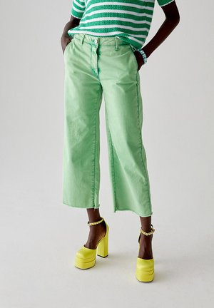 MARA SUMMER GABARDINA  - Jeans baggy - green