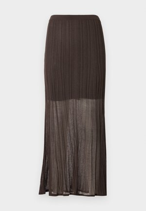 Bruine geplooide maxi-rok met een gestructureerd oppervlak, voorzien van een hoge tailleband en een doorzichtig materiaal aan de onderkant voor een gelaagde uitstraling.