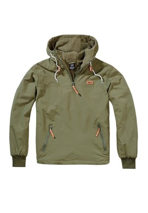 Chaqueta ligera de color verde oliva con capucha, puños elásticos, dos cremalleras laterales y tiradores de cremallera y detalles en naranja contrastante.