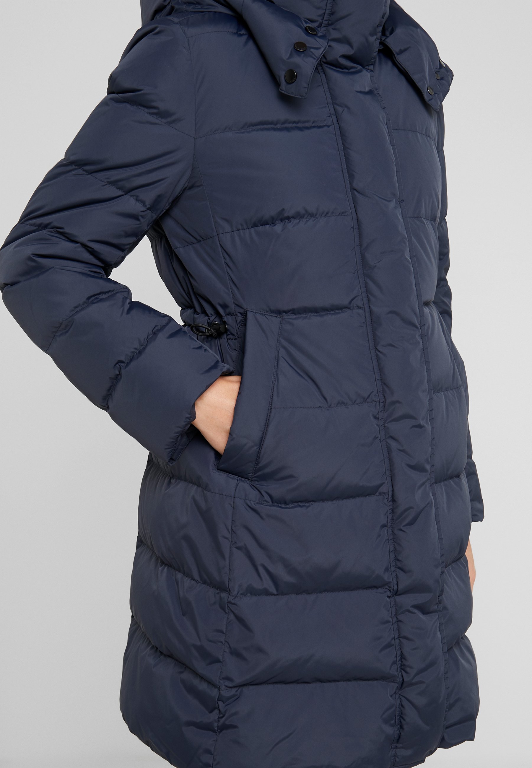 Marc Cain Untuvatakki space blue Zalando.fi Culture AISHA LONG Untuvatakki black Zalando.fi