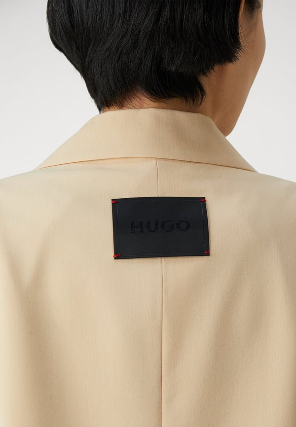 AGURA - Short coat - open beige2