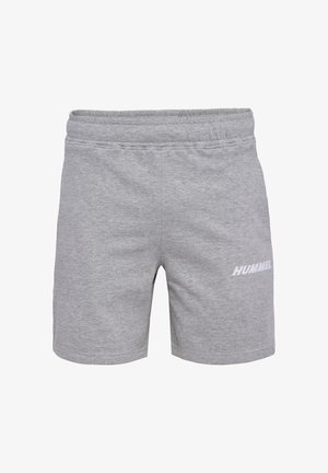 Shorts en coton gris avec une taille élastique et un logo "HUMMEL" blanc sur le bas à gauche. Texture lisse, design de longueur mi-cuisse.