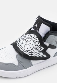 Jordan SKY JORDAN 1 - Baskets montantes - white/black/particle grey