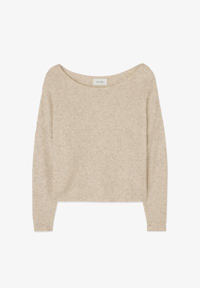 Pull en maille beige à manches longues avec un large col bateau et des poignets et un ourlet côtelés, présenté à plat sur un fond blanc.