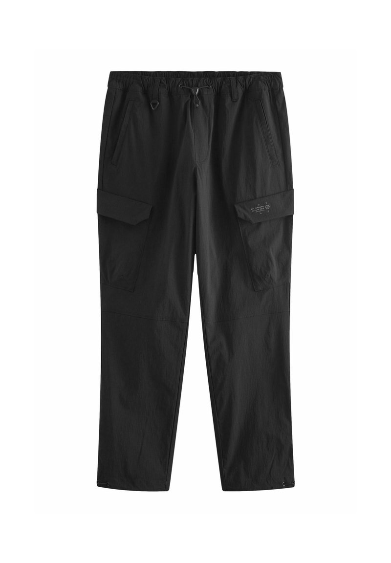 Pantalones cargo negros de tejido ligero, con cinturilla elástica, cierre de cordón y bolsillos laterales con solapas.