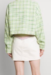 Missguided Lehká bunda - green