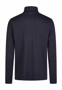 Marineblaues Langarm-Polohemd aus weichem Stoff, mit klassischem Kragen und glatter Textur ohne sichtbare Muster oder Hardware.