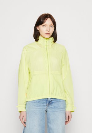 WOMENS TRAVEL JACKET - Lehk bunda - zesty yellow