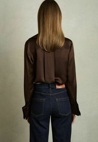 Reiss REGULAR FIT  - Overhemdblouse - chocolate