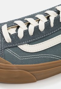 Vans Trainers - blue-grey
