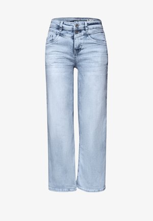 Hellblaue Jeans mit weitem Bein, doppeltem Knopfverschluss, vorderen Taschen und subtilen, verwaschenen Details an den Oberschenkeln.