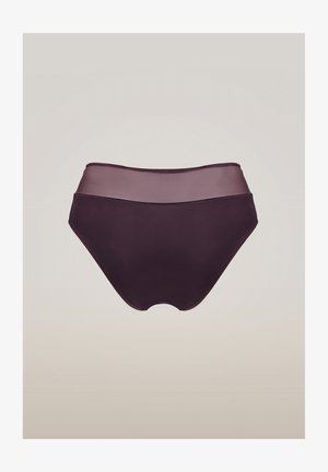 Hoch geschnittene, dunkelviolette Damenunterwäsche mit einem halbtransparenten Mesh-Bund, auf einem schlichten, hellen Hintergrund präsentiert.