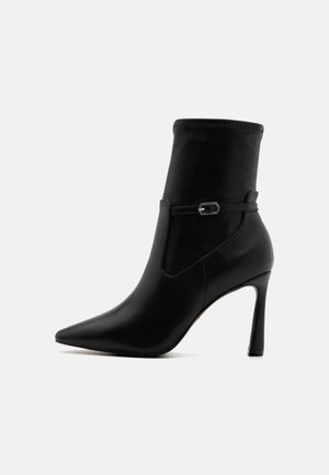 EMILYA B.E.D FOAM - Stiefelette - black