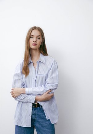 LONG SLEEVE STRIPED WITH A FRONT POCKET AND BUTTON-UP FRON - Paitapusero - blue denim