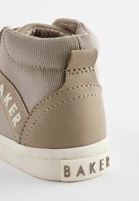 Baker by Ted Baker REGULAR FIT - Lær-at-gå-sko - stone