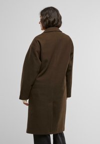 Urban Classics LONG - Klasisks mētelis - warmbrown