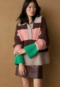 Next REGULAR FIT - Svetrík - neutral