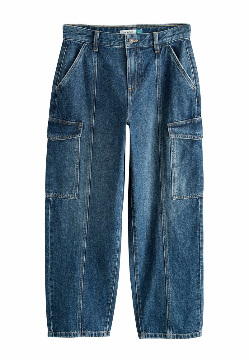 Pantalones cargo de mezclilla azul con corte recto, dos bolsillos frontales y dos bolsillos laterales tipo cargo. Costura a máquina a lo largo de las costuras.