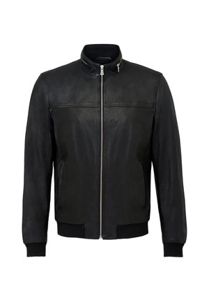 Schwarze Lederjacke mit vorderem Reißverschluss, Stehkragen, seitlichen Taschen sowie gerippten Bündchen und Saum. Sanfte Textur und minimalistisches Design.
