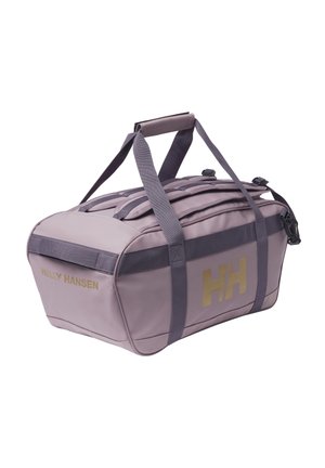 Lila Helly Hansen Duffel-Tasche mit zwei oberen Griffen, verstellbarem Schultergurt und goldenem Logo an der Seite und am Ende.