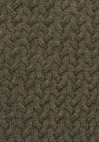 Tessuto lavorato a maglia verde scuro con un motivo a spina di pesce e una superficie texture, che mette in evidenza spesse filature intrecciate in un design ripetuto.