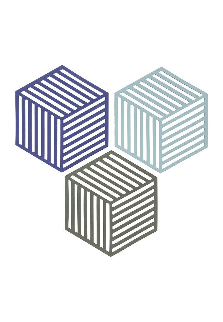 Drie geometrische blokken: donkerblauw, lichtblauw en olijfgroen. Elke blok heeft verticale witte strepen op alle zichtbare vlakken, wat een gelaagd effect creëert.