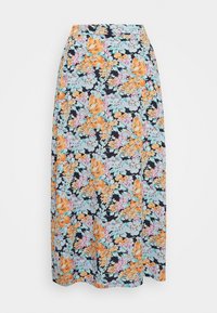 Saias longas azuis-marinho com um padrão floral que apresenta flores laranja, rosa e azuis. Feita de um tecido leve com uma textura suave.