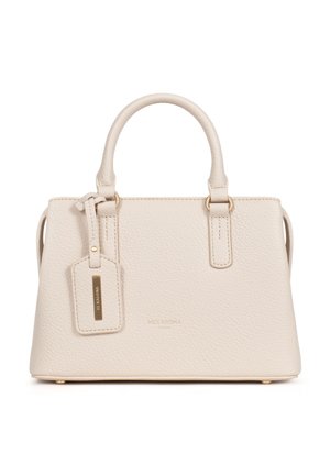 Borsa a tracolla in pelle testurizzata color crema con doppi manici, anelli dorati e una targhetta in pelle abbinata con dettaglio dorato.