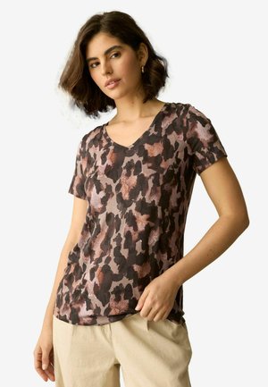 Short-sleeved, v-neck t-shirt in brown with a multicolor leopard print pattern. Made of smooth, lightweight fabric with a relaxed fit.