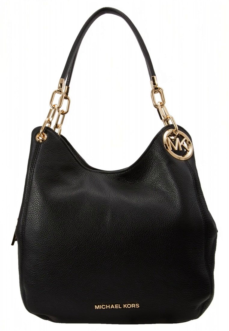 Sac à main en cuir noir avec un design souple, une poignée supérieure, des finitions dorées et un pendentif logo MK. Texture lisse avec un grain subtil.