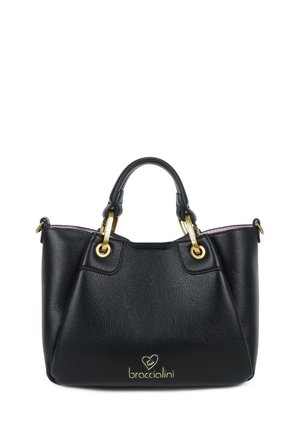 Borsa a mano in pelle nera con texture a grana fine, dettagli in metallo dorato, manici corti e interno rosa. Il logo è impresso sulla parte anteriore.