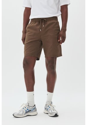 BARTON - Shorts - brown soil