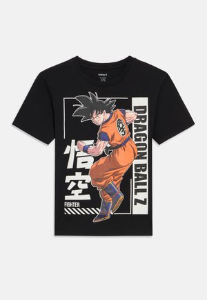 T-shirt noir avec le personnage de Dragon Ball Z, Goku, en tenue orange en plein mouvement, avec le texte « DRAGON BALL Z » et des caractères japonais.
