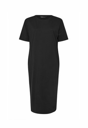 Czarna sukienka t-shirtowa, wykonana z bawełny, charakteryzująca się luźnym krojem, krótkimi rękawami, okrągłym dekoltem oraz długością do kolan, bez wzorów.