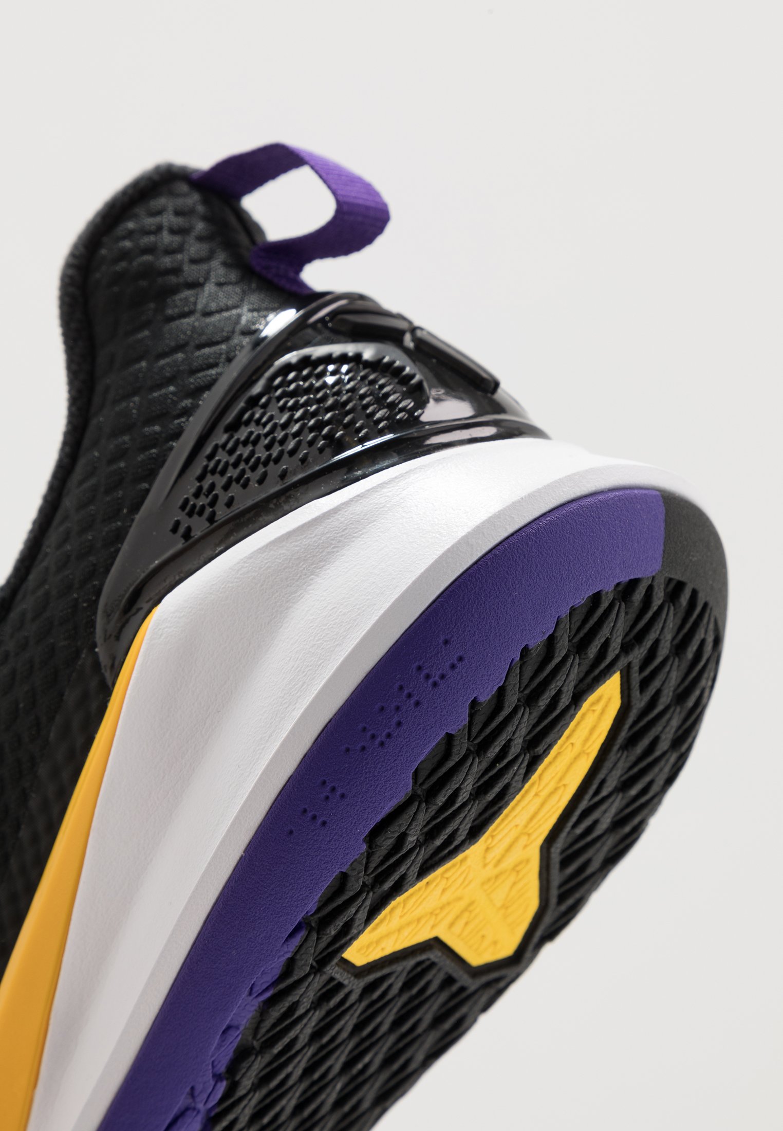 nike performance mamba focus