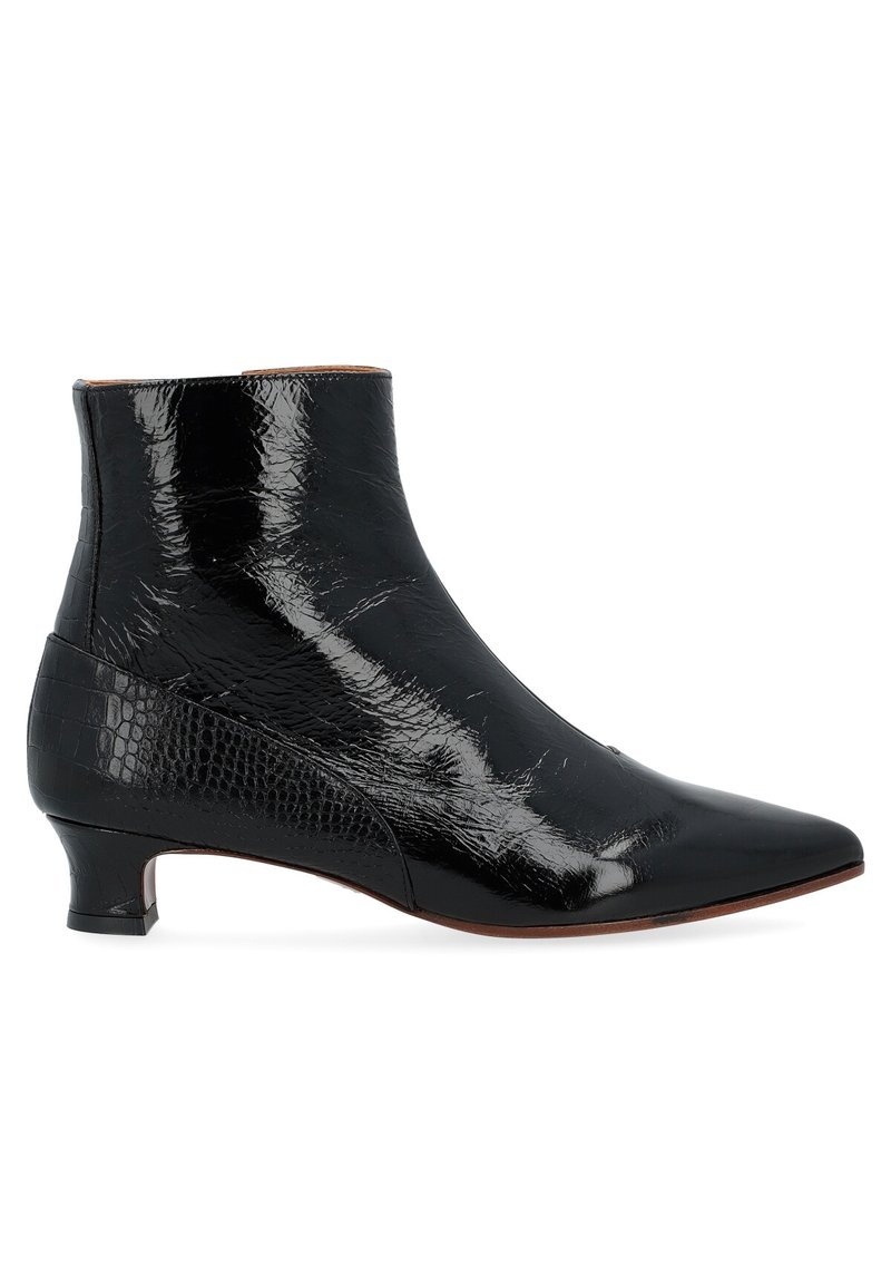 chie mihara bottines