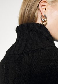RAMUNE PIEKAUTAITE Sweter