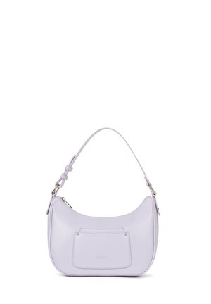 Sac à épaule en cuir violet clair avec une sangle réglable et une poche avant, fermeture éclair, et logo discret de la marque sur la poche.