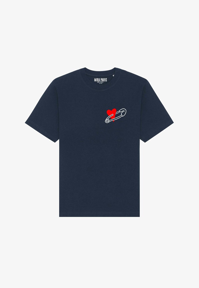 Mariene katoenen t-shirt met korte mouwen, voorzien van een rode hart- en veiligheidsspeldafbeelding op de borst. Ronde hals ontwerp.