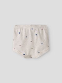 Zachte beige babyshorts met elastische tailleband, versierd met kleine, verspreide hartjespatronen in blauw, groen en roze.