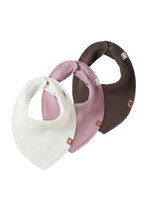 Komplet treh podbradnikov iz rebraste tkanine v beli, roza in rjavi barvi. Vsak ima zapiranje na gumb in majhno oznako z logotipom.