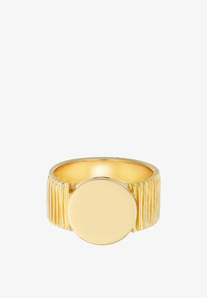 Goldring mit einer glatten, runden Mitte und einem geriffelten Band. Das Band hat vertikale Rillen, die eine strukturierte Optik erzeugen.