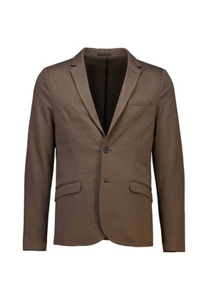 Blazer marrón hecho de una tela suave, con cierre de un solo botón, dos bolsillos frontales y un diseño ajustado.