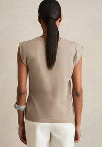 Reiss REGULAR FIT - DRAPE - T-shirts print - taupe neutral
